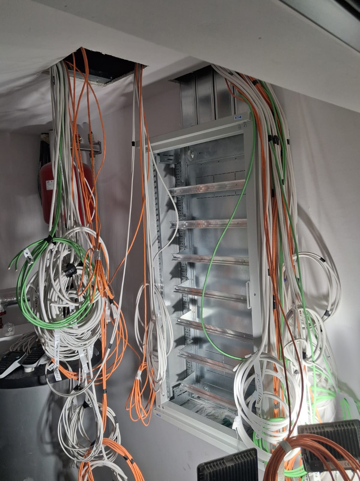 Montaż rozdzielni automatyki Loxone — zdjęcie z instalacji