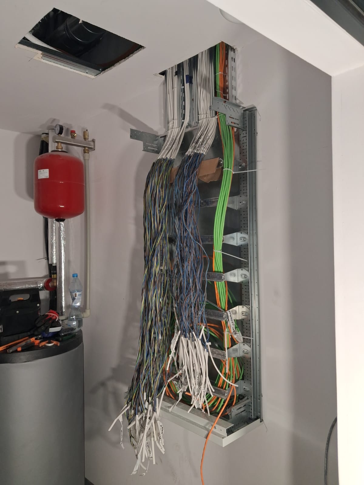 Montaż rozdzielni Loxone — etap 2